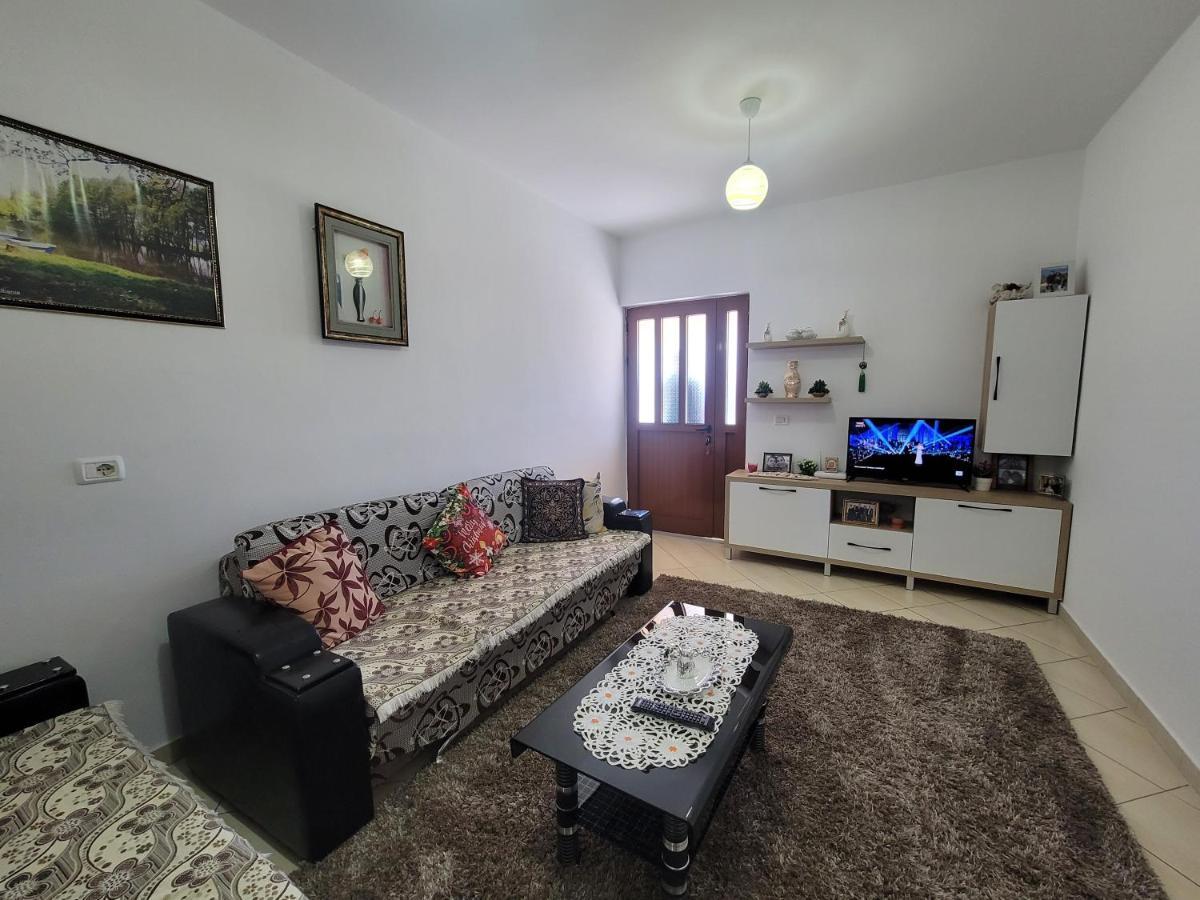 Guesthouse Veliaj Ksamil Esterno foto