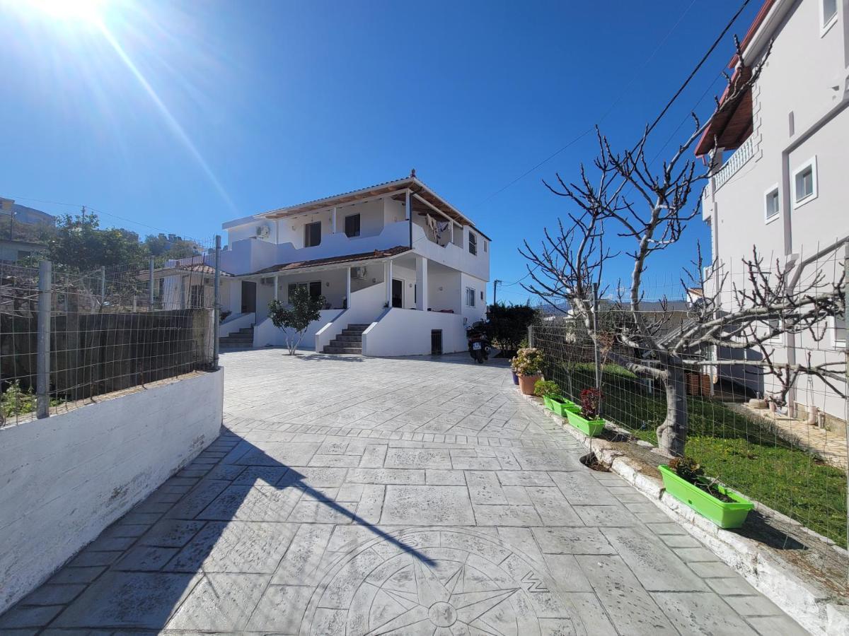 Guesthouse Veliaj Ksamil Esterno foto