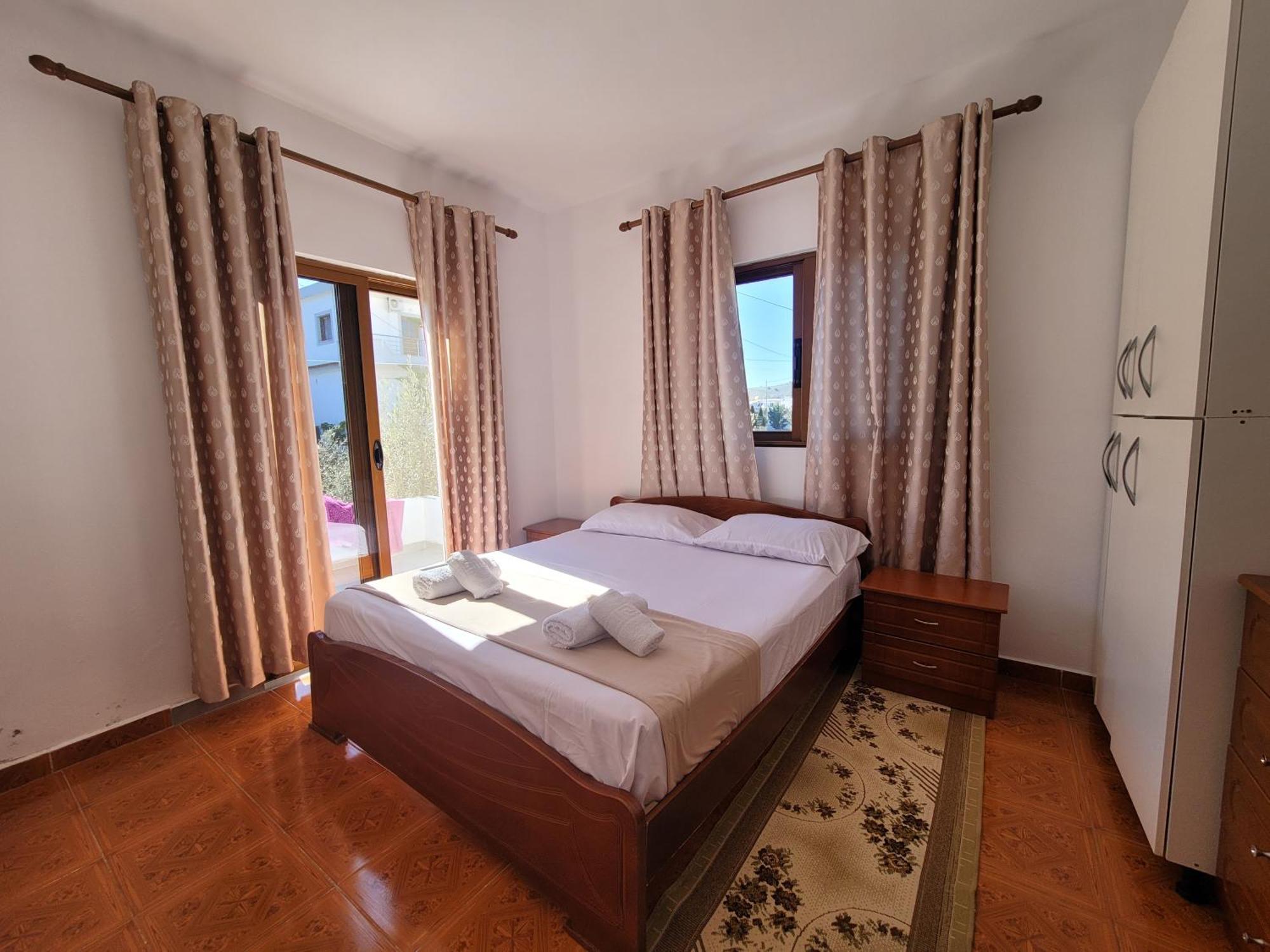 Guesthouse Veliaj Ksamil Esterno foto