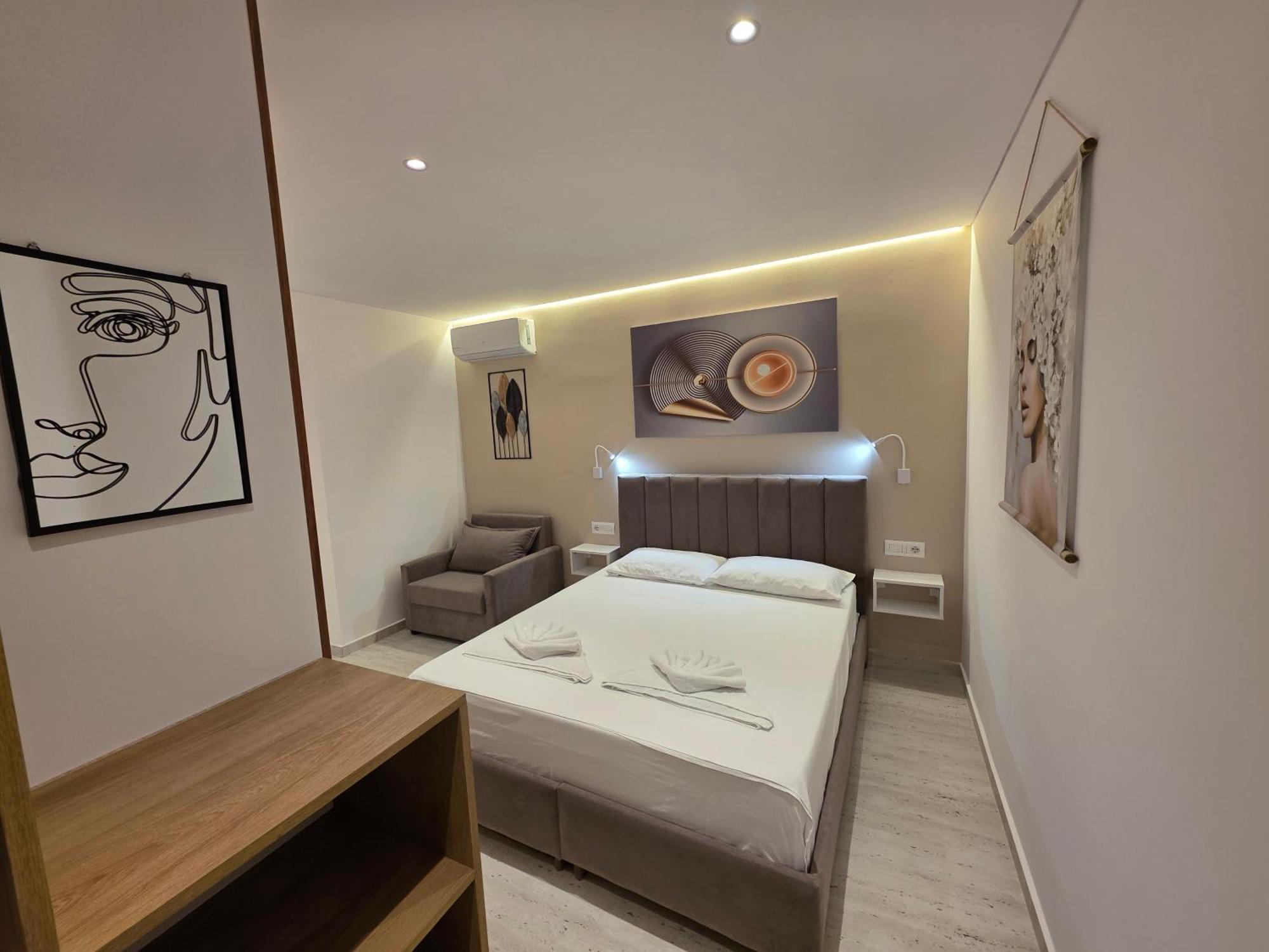 Guesthouse Veliaj Ksamil Esterno foto