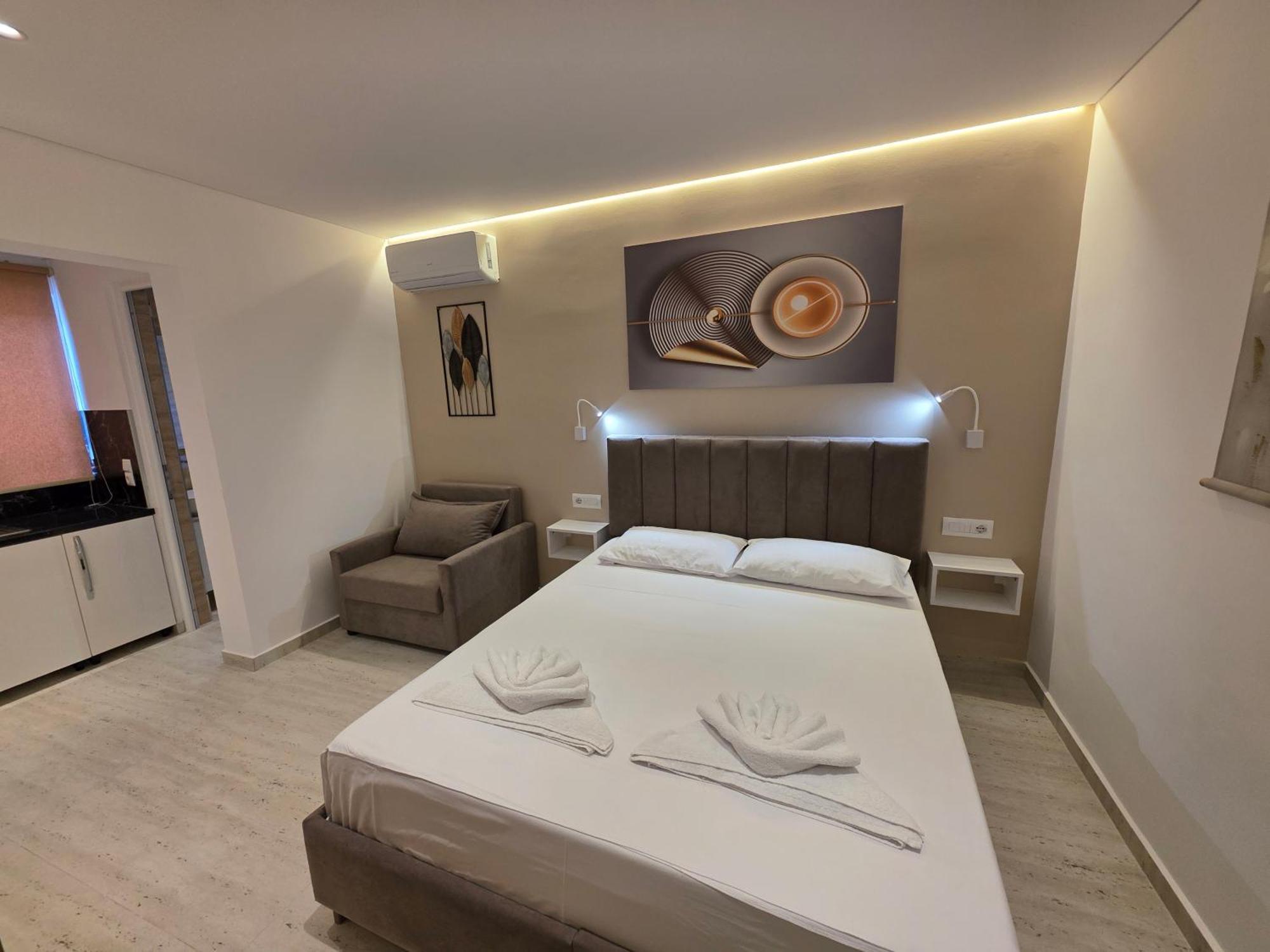 Guesthouse Veliaj Ksamil Esterno foto