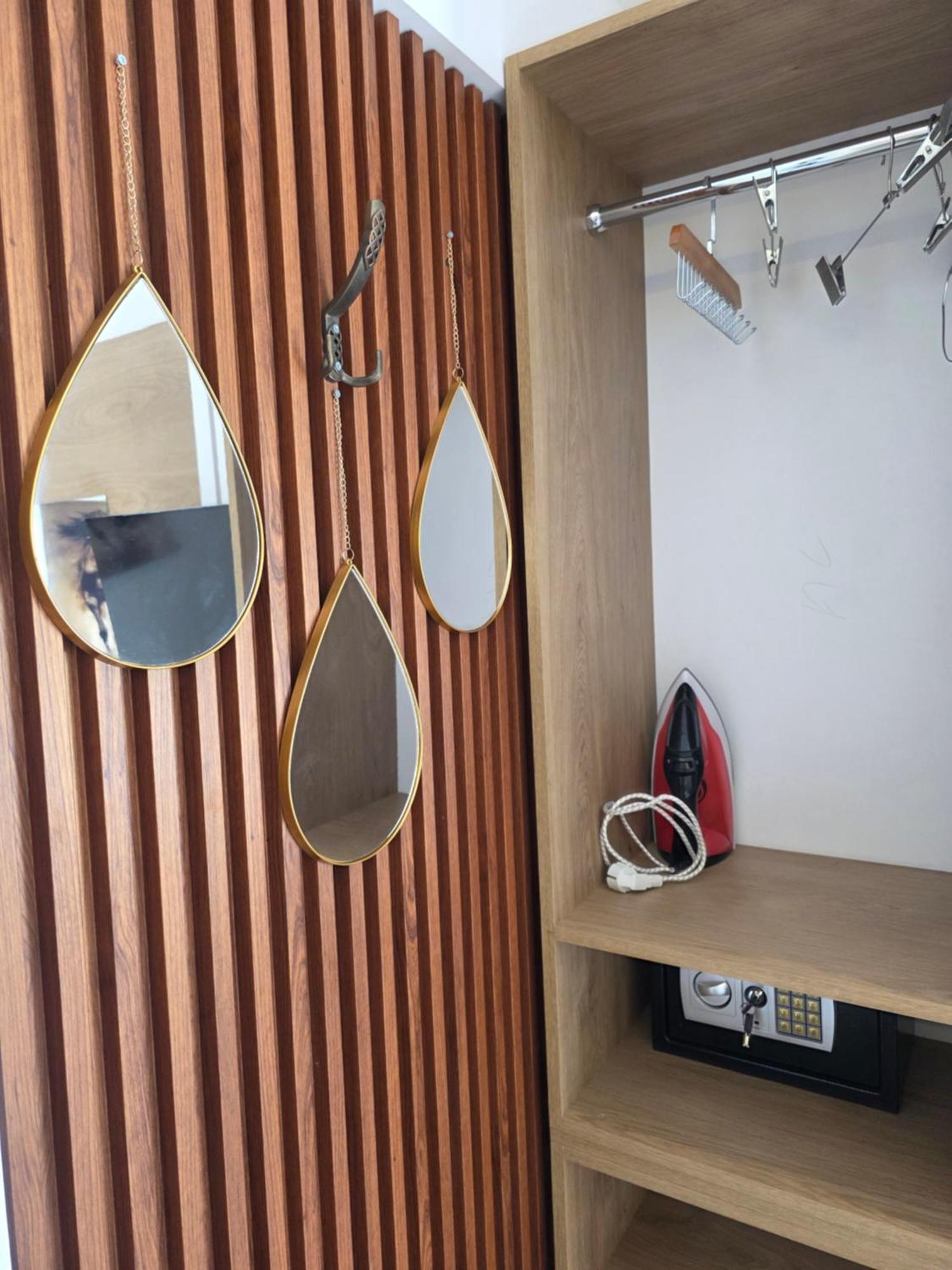 Guesthouse Veliaj Ksamil Esterno foto